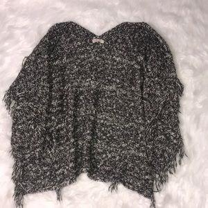 Holister Black and white sweater cloth tunic